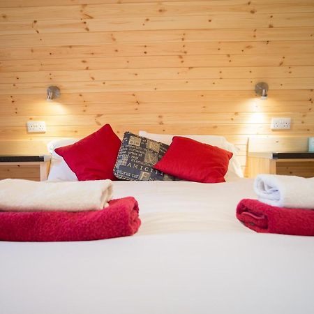 Hadrian'S Holiday Lodges Greenhead Exterior photo